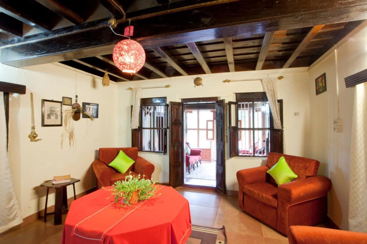 Sardar Bahadur'S Heritage Bungalow Estate Stay Napoklu Exterior photo
